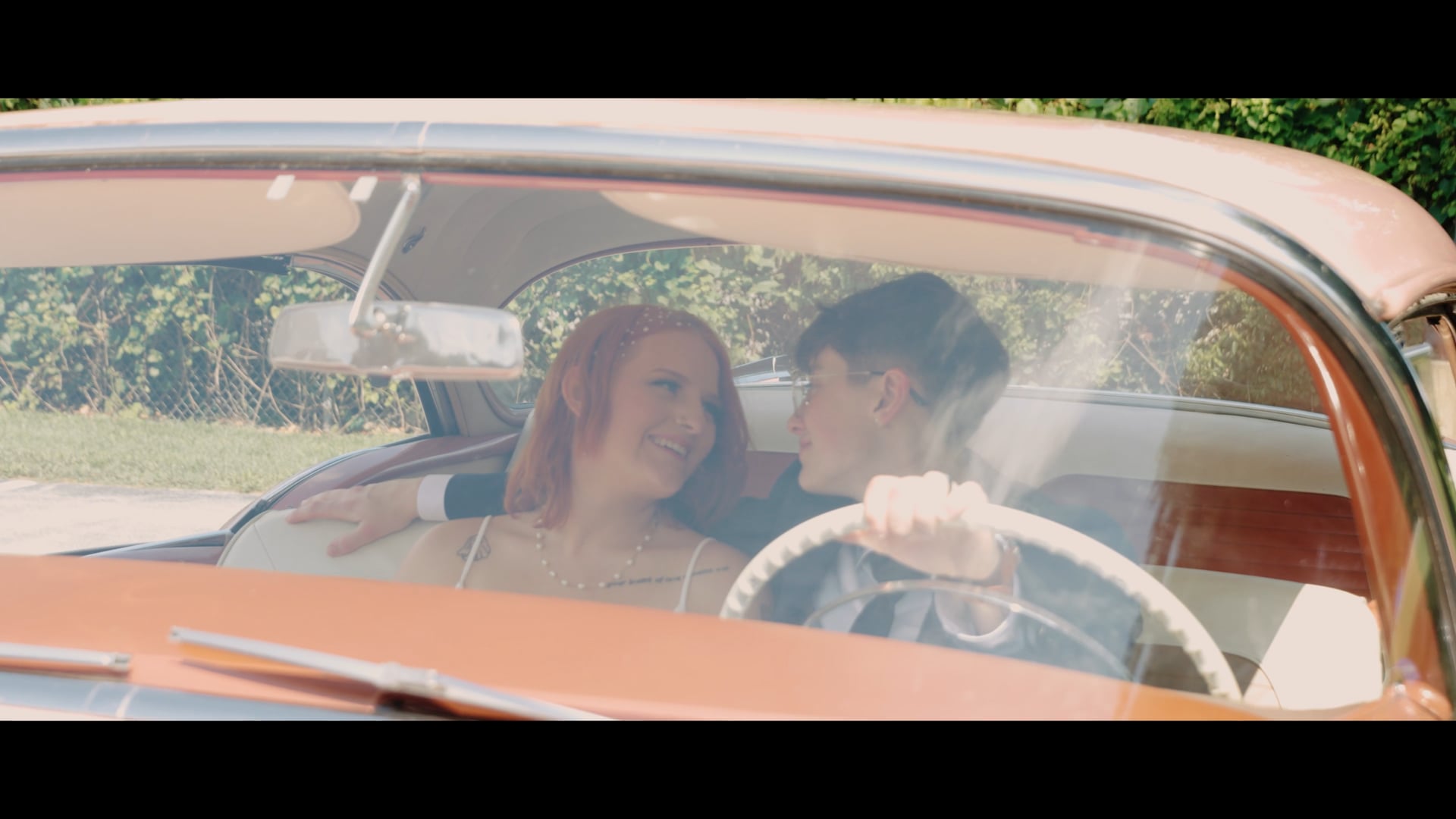Abbi & Des Trailer