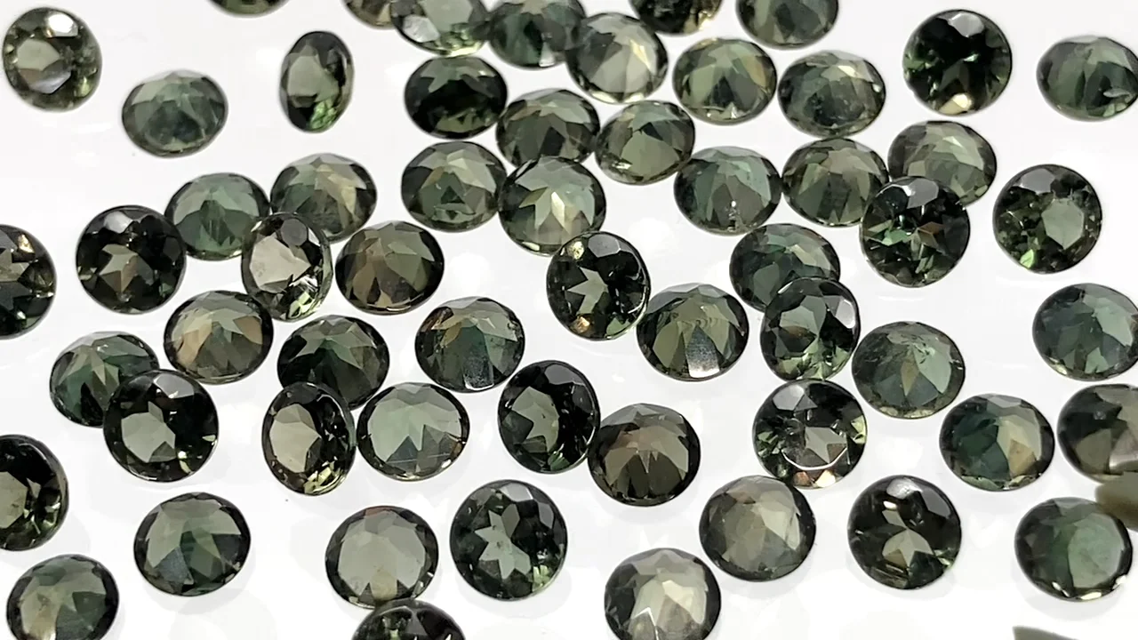 コーネルピン ルース ラウンドファセットカット3.5×3.5mm 3粒