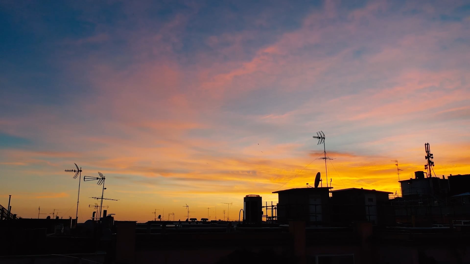 NOMADslowTV FAST ad - antennae rome sunset