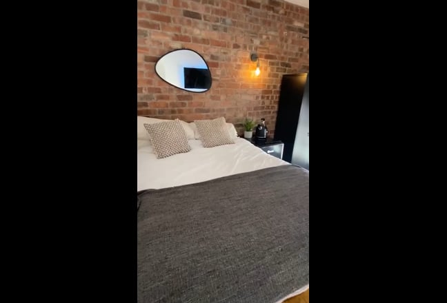 Studio with Extra Facilities to Rent Main Photo