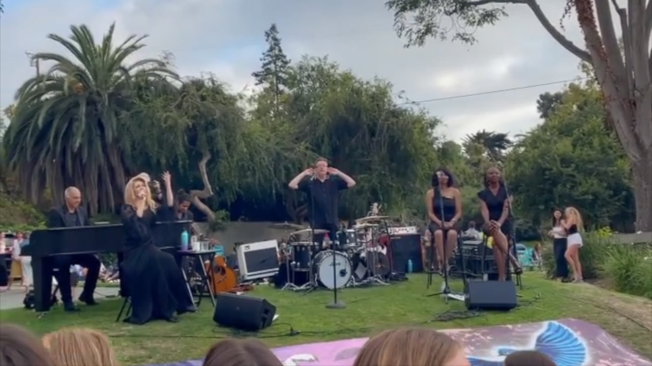 Someone Like You - Audience Singalong