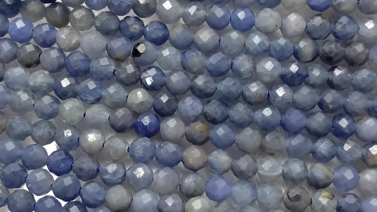 スリランカ産サファイア ラウンドカット3mm 1連｜天然石ビーズの卸問屋