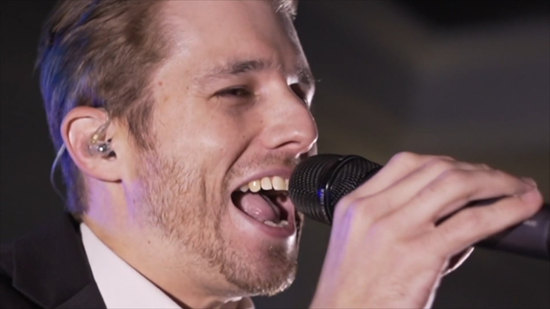 Connor B sings "Mr. Brightside"