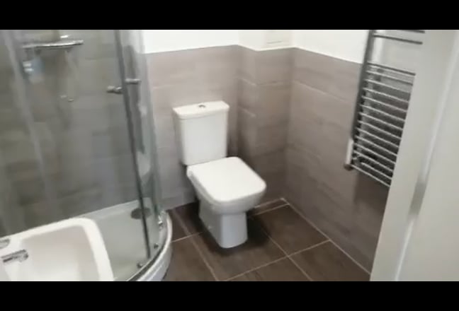 Double bedroom en-suite  Main Photo