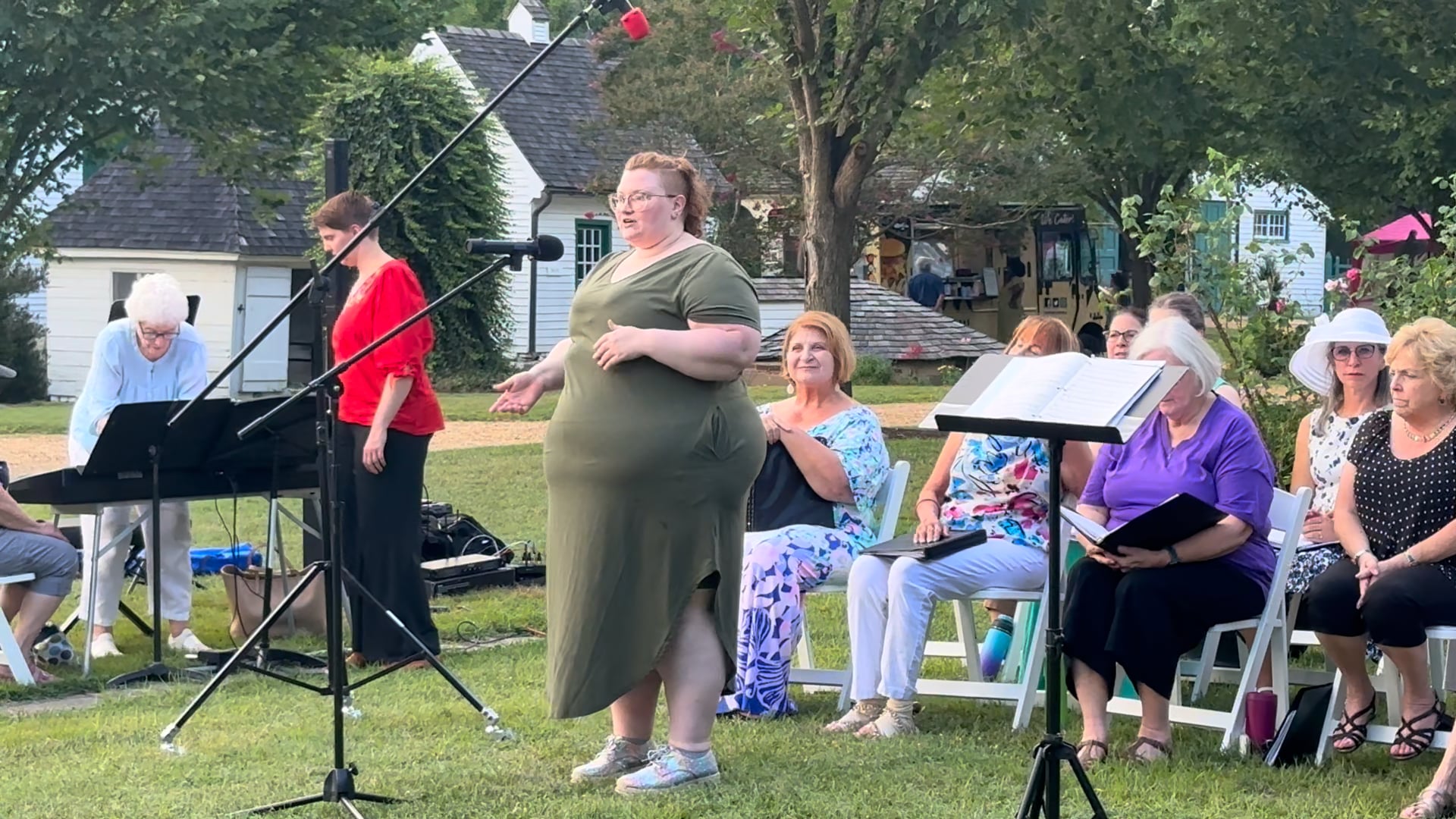 Julie singing "Spinning Song" at Gari Melcher's Art After Hours