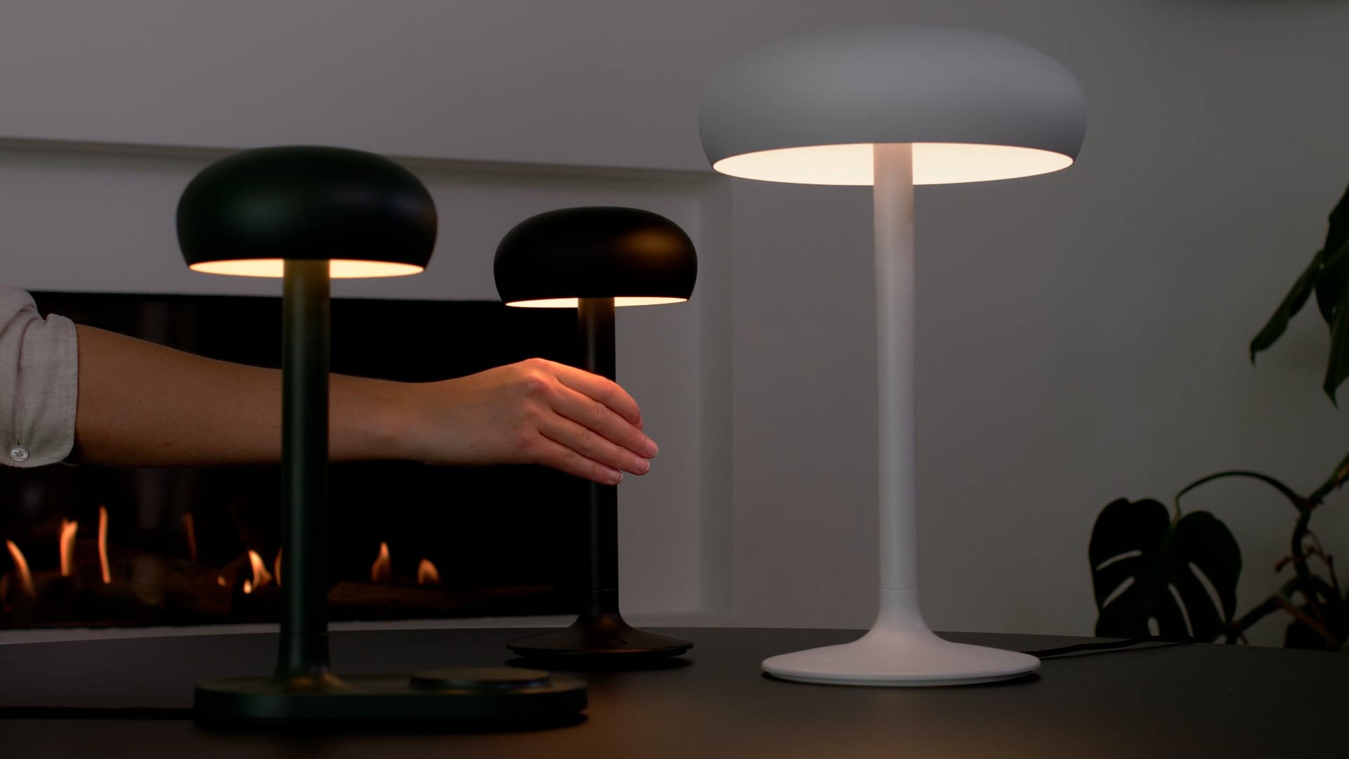 Project 62 store wireless charging lamp