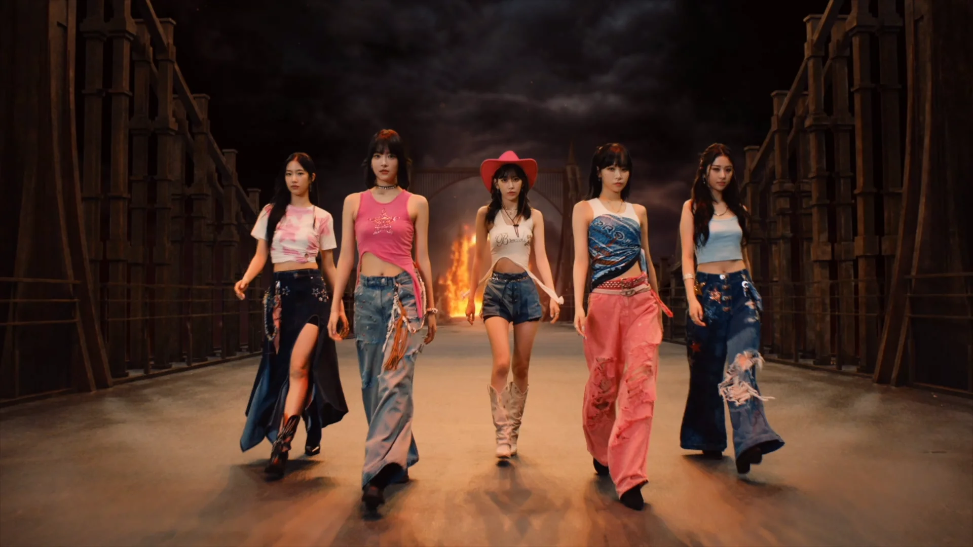 LE SSERAFIM (르세라핌) &#039;UNFORGIVEN (feat. Nile Rodgers, Ado) -Japanese ver.-&#039; OFFICIAL M/V