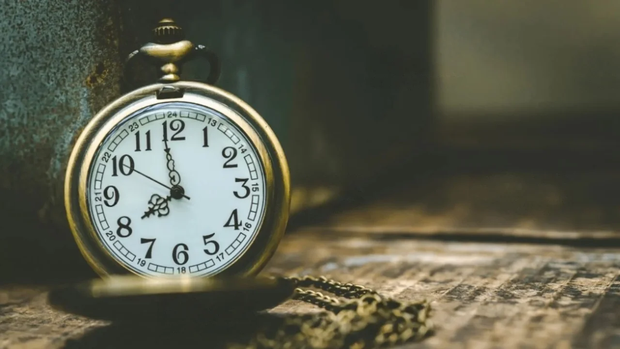 How to Open a Pocketwatch on Vimeo