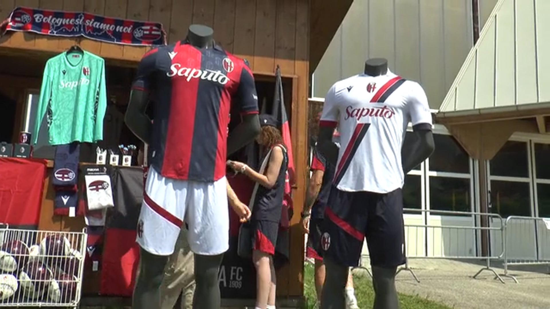 Le nuove maglie del Bologna: Saputo sponsor, i tifosi si esaltano