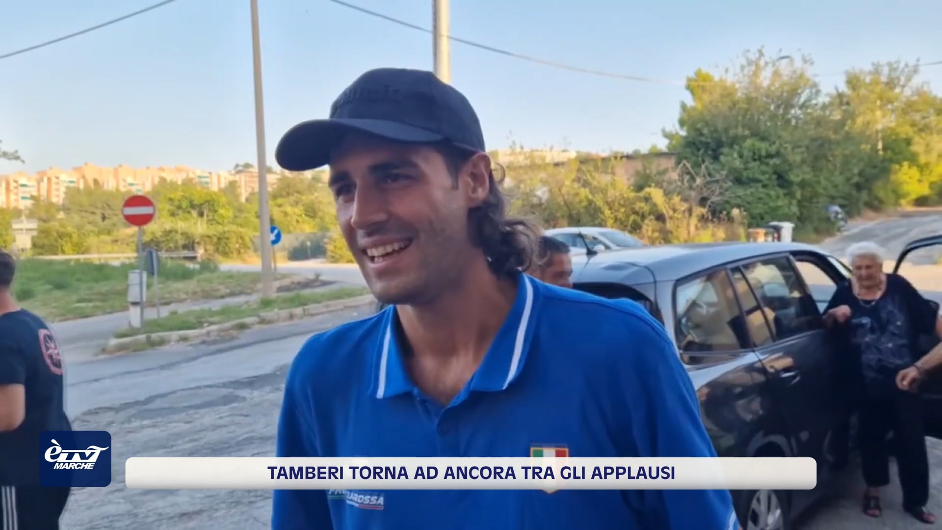 Gimbo Tamberi torna ad Ancona accolto dagli applausi del pubblico - VIDEO