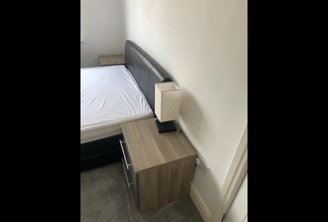 Exceptionally large Double room for let Main Photo