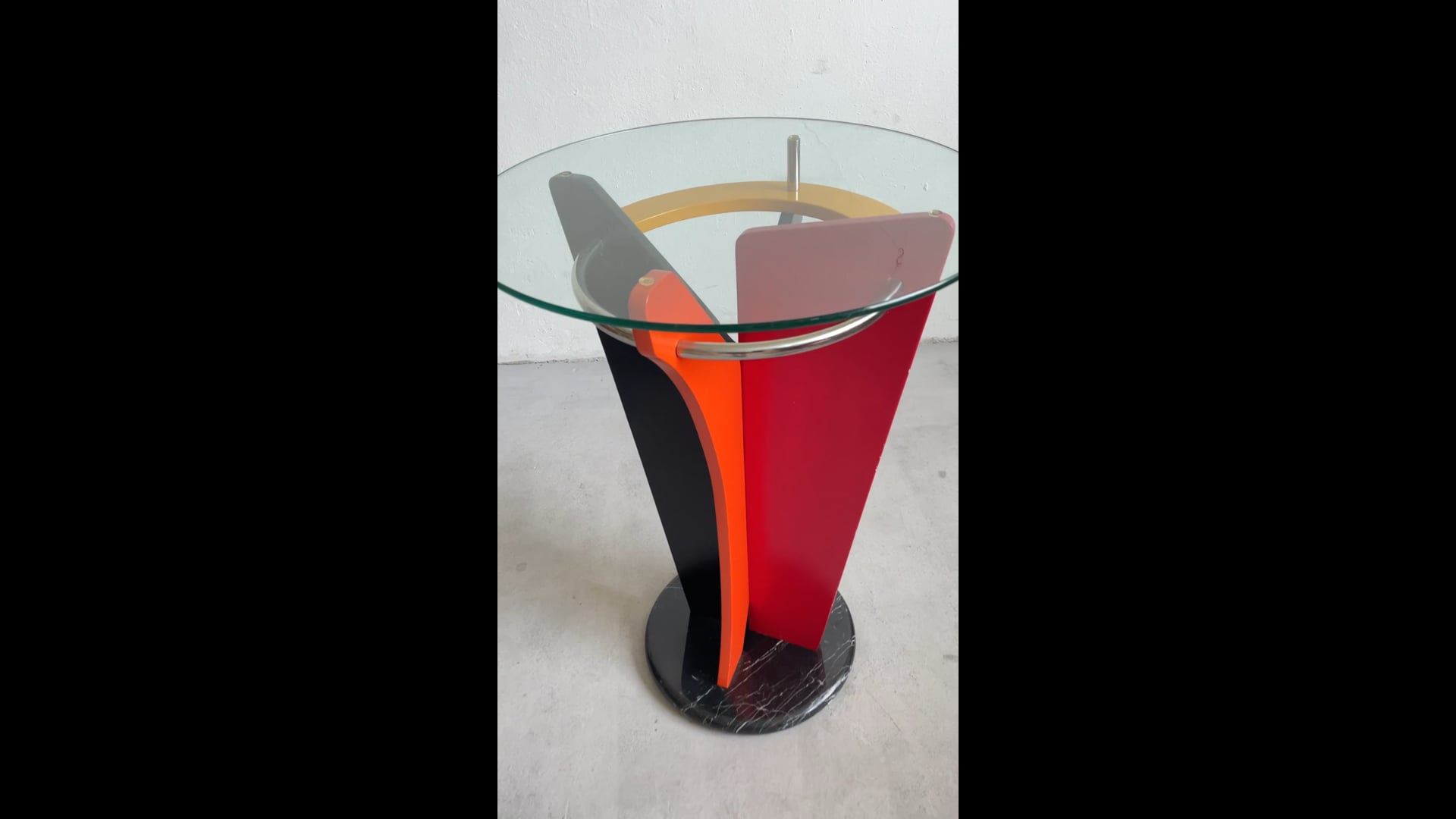 Guéridon Post Moderniste Memphis Milano - Années 80 - Plateau Marbre Rouge - DLG