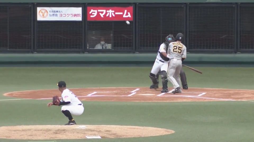 【ファーム】2塁へストライク送球!! ホークス・海野隆司が強肩を見せ、盗塁阻止!!  2023年8月27日 福岡ソフトバンクホークス 対 阪神タイガース