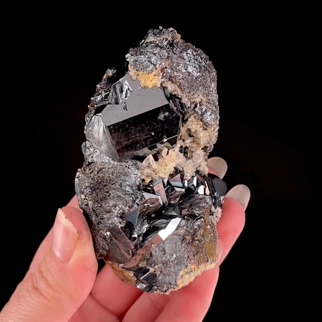 Hematite (fine quality classic crystals)