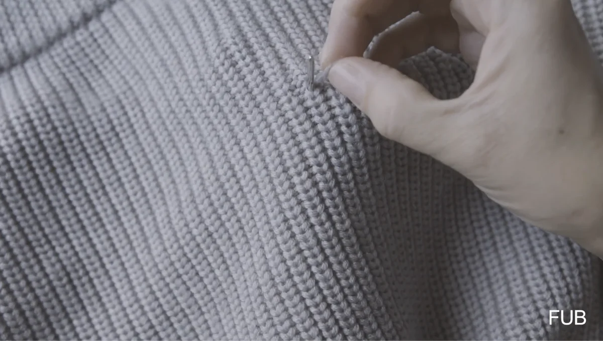 FUB Repair - How to fix a pulled thread (heavy knit) on Vimeo