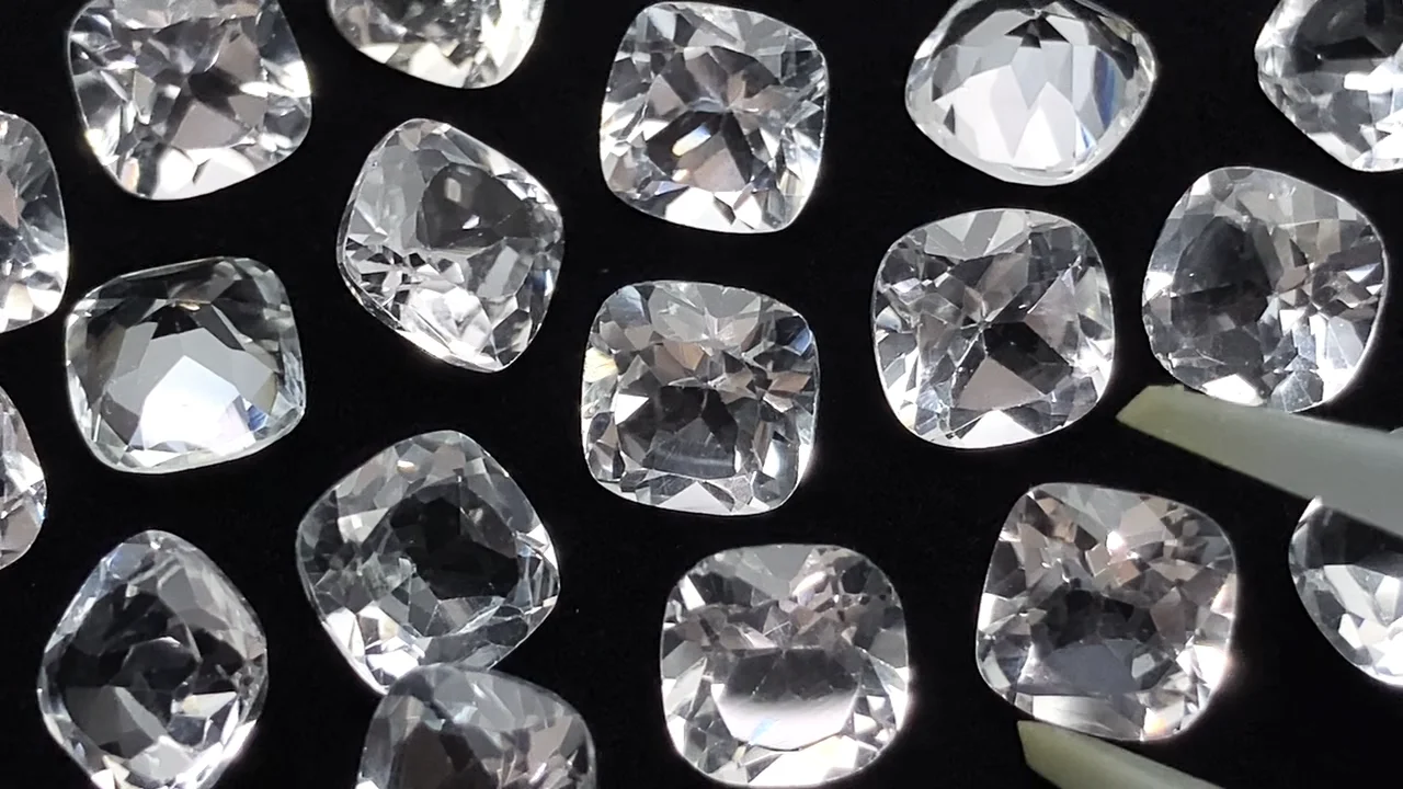 ホワイトトパーズ ルース スクエアファセットカット6×6mm 5粒｜天然石