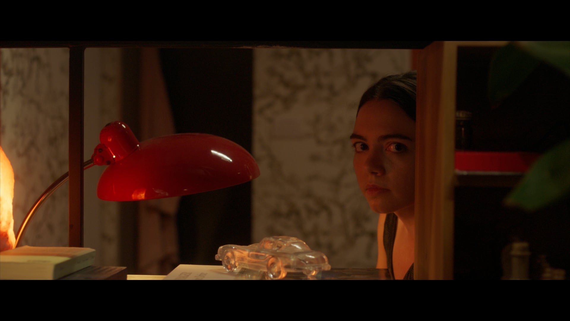 Sbuca da sott'acqua, da un sommergibile - Trailer