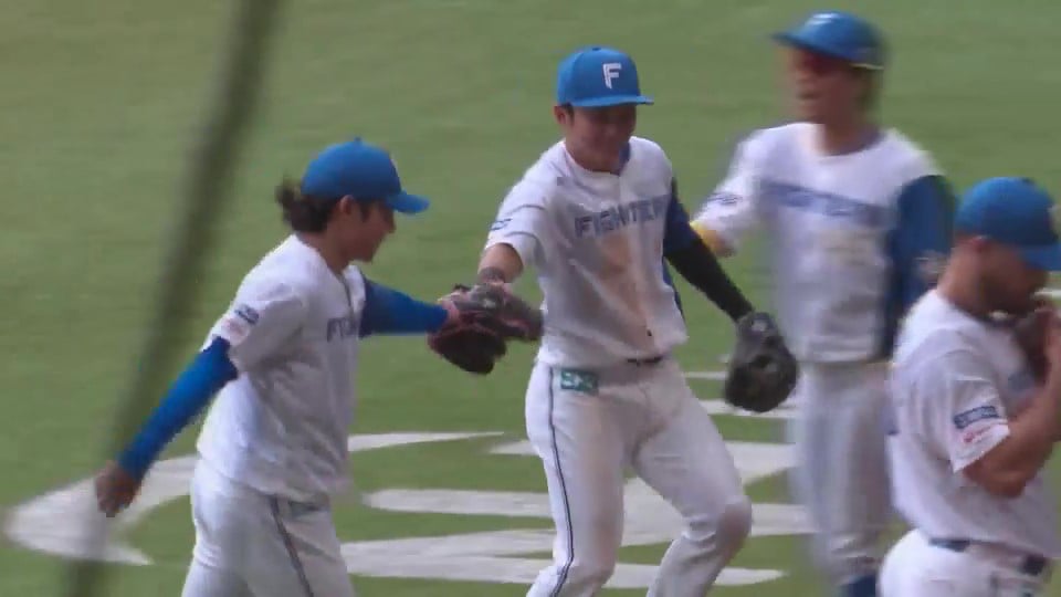 【5回表】無駄のない動き!! ファイターズ・上川畑大悟 流れるようなファインプレー!!  2023年9月2日 北海道日本ハムファイターズ 対 オリックス・バファローズ