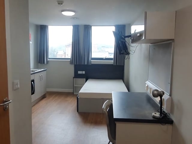 Bills included | Gym | Studio flat in Sheffield Main Photo