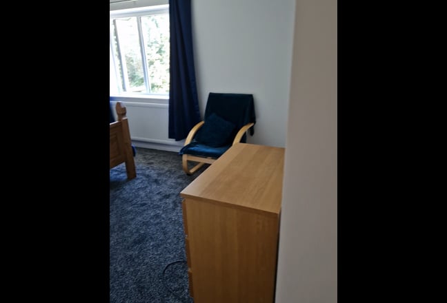 Double room to let with family Main Photo