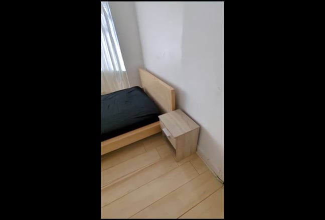 Room available to Rent in Tipton Main Photo