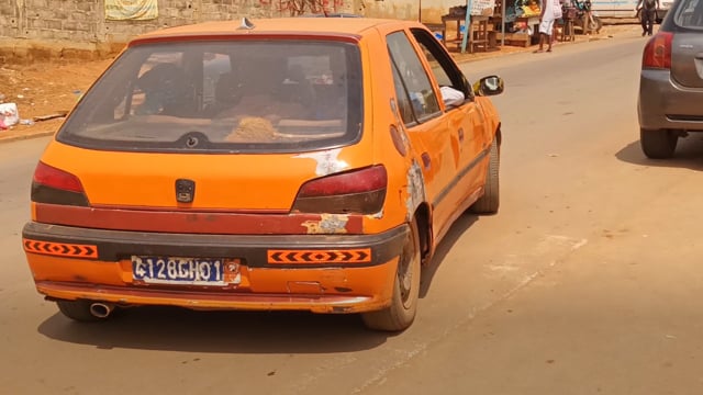 L’avenir incertain des taxi-brousse de Bingerville - Vidéo ePOP