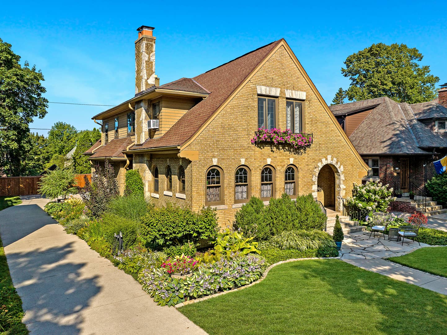 4775 N Larkin St. Whitefish Bay, WI on Vimeo