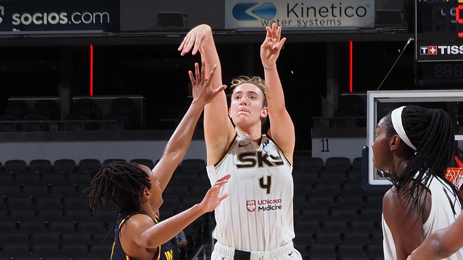 Highlights: Sky keep playoff push alive with win over Fever