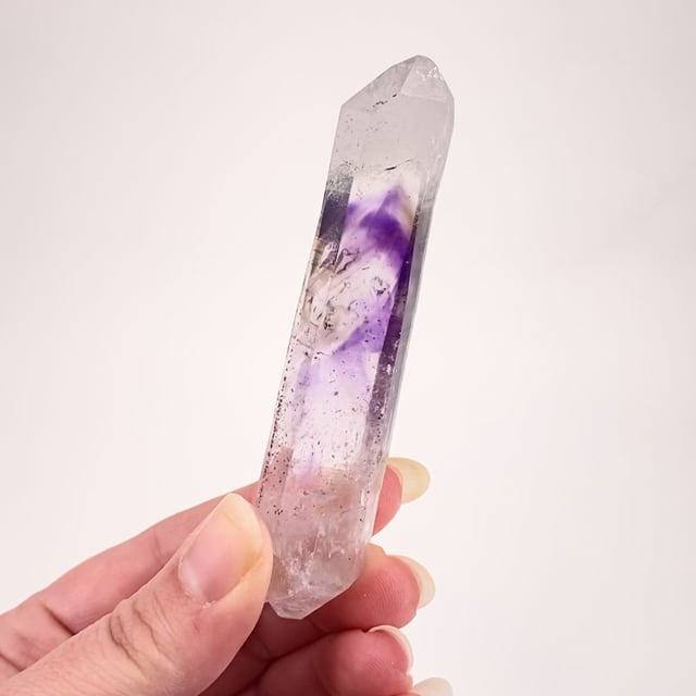 Quartz / Amethyst (doubly-terminated with moving water bubbles!)