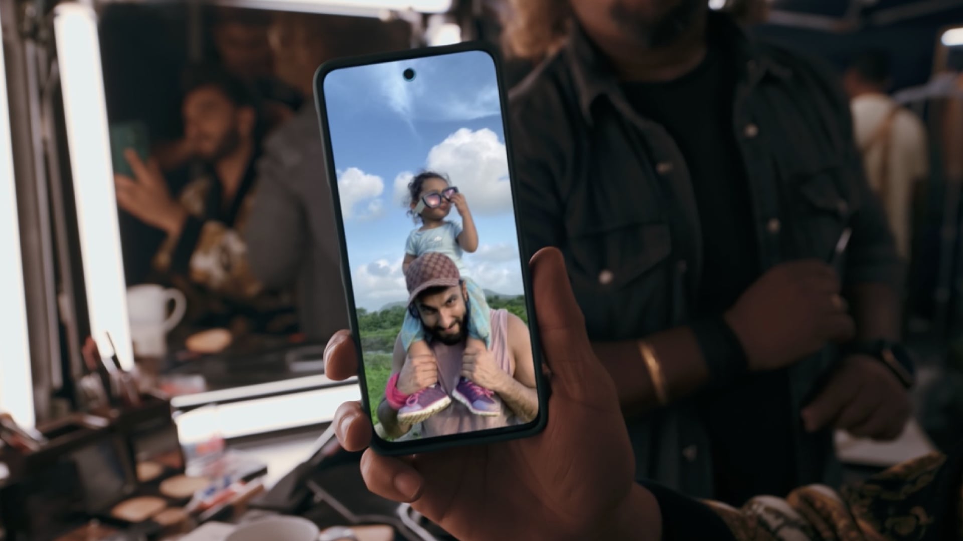 WHATSAPP "RANVEER SINGH UNLOCKED"