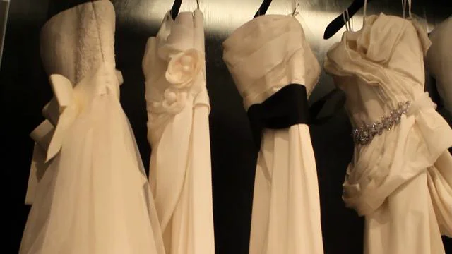 Sabe a WhiteHall? Vai ter vestido de noiva Vera Wang e Monique