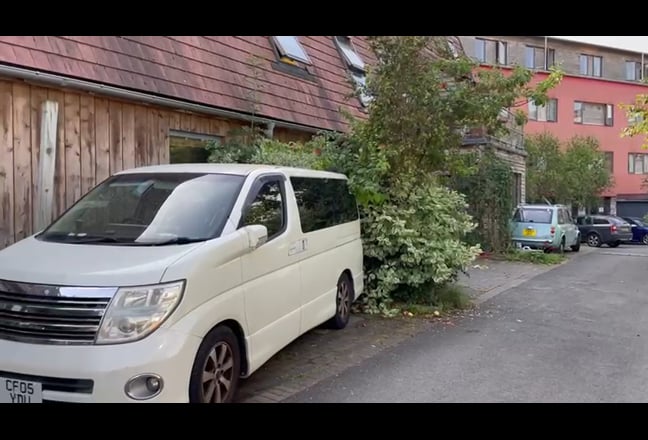 Large Studio Flat in Eco Village Main Photo