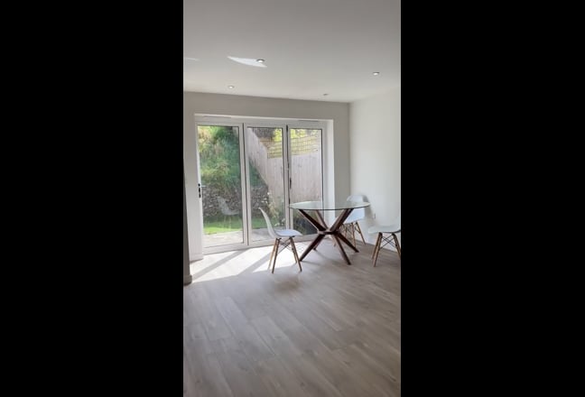 Bright large 4 Bedroom House Bristol Main Photo