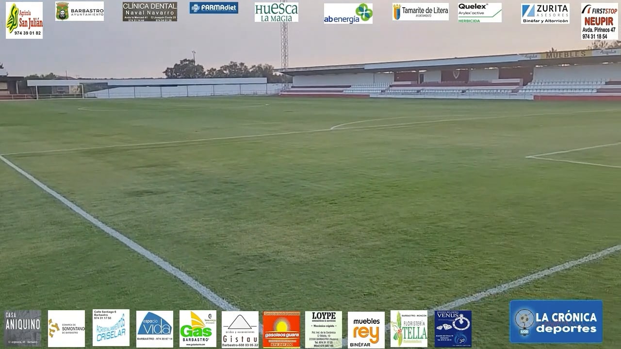 ASÍ LUCE EL CAMPO MUNICIPAL DE LOS DEPORTES DE BARBASTRO, ANTES DEL DEBUT EN CASA (Segunda Rfef / Temporada 2023-2024)