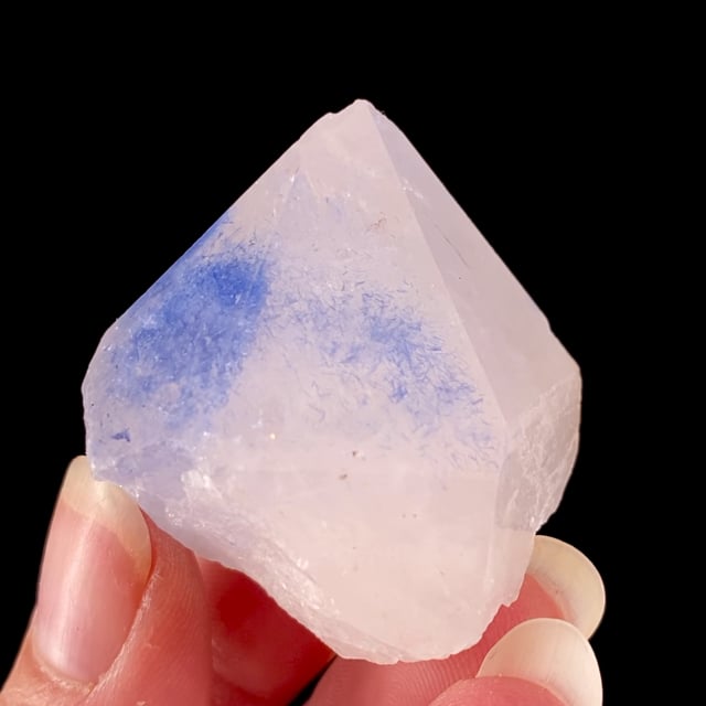 Quartz with Dumortierite inclusions