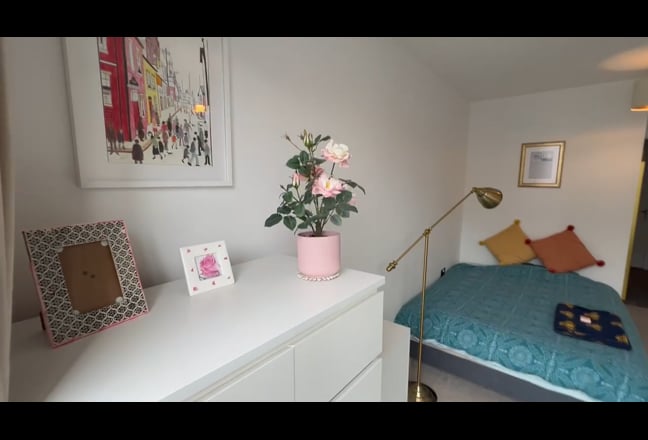 Double Room with Study, Ensuite,Balcony,Canal view Main Photo