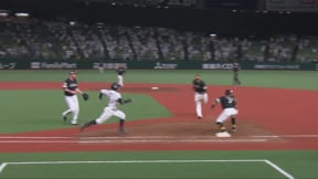 【3回裏】投手を救うビッグプレー!! ホークス・三森大貴 ピンチの芽を摘むグラブトス!!  2023年9月12日 埼玉西武ライオンズ 対 福岡ソフトバンクホークス