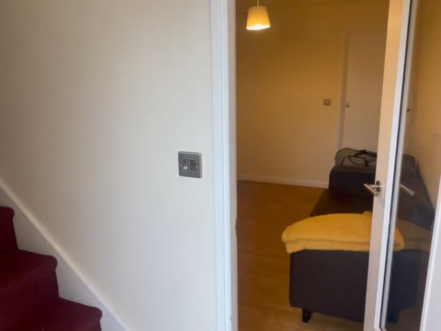 Video 1: Large Downstairs Double room