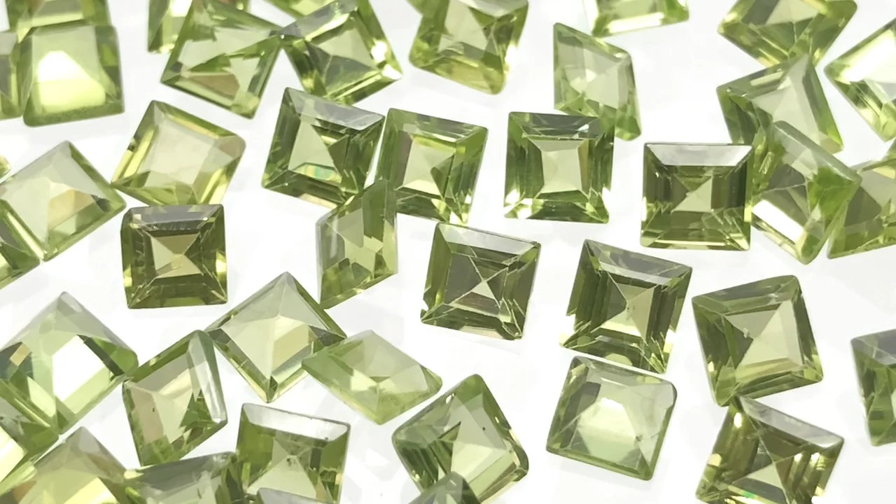 動画】宝石質ペリドットAAA ルース スクエアファセットカット4×4mm 5粒