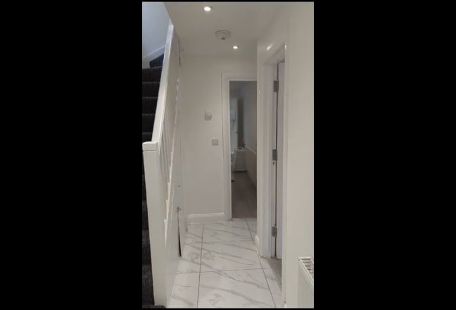 Video 1: Lounge/dining