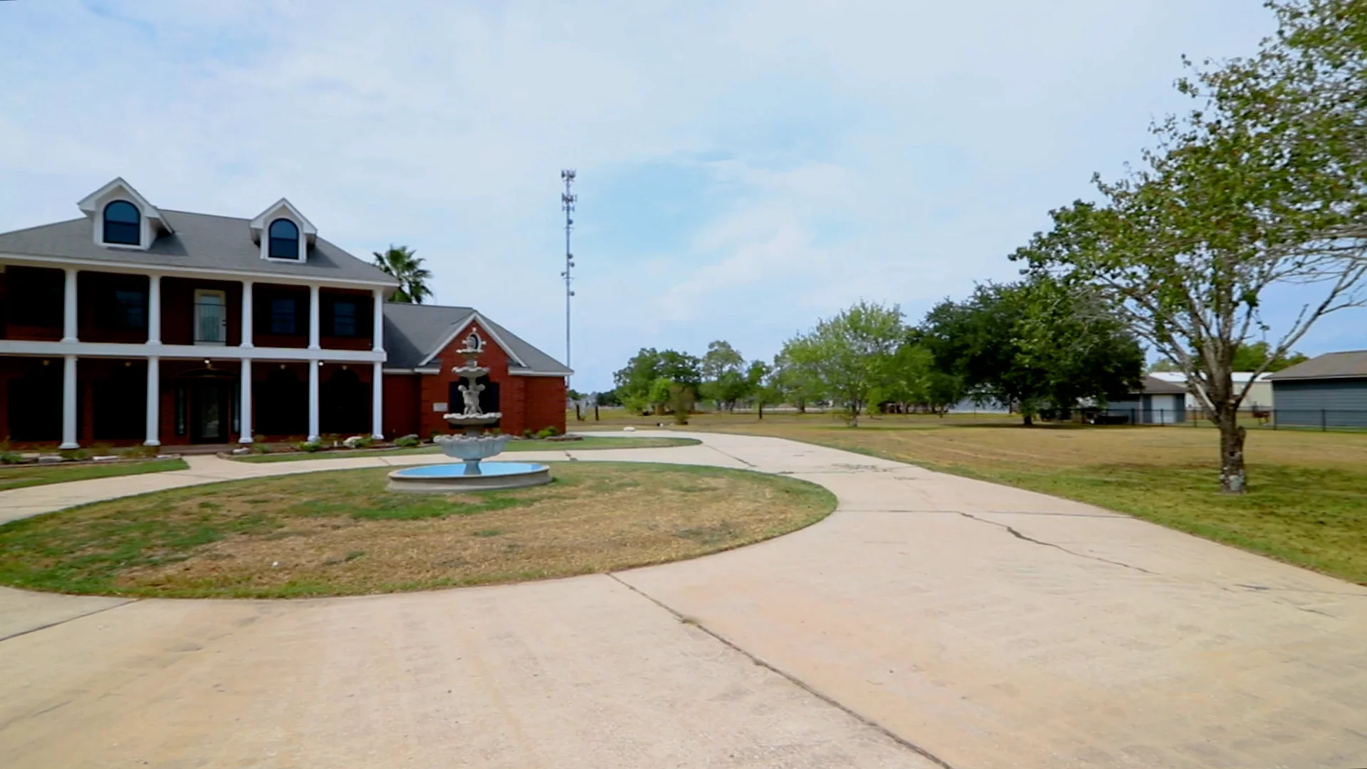 2907 Kathleen Blvd, Mont Belvieu, TX 77523 on Vimeo