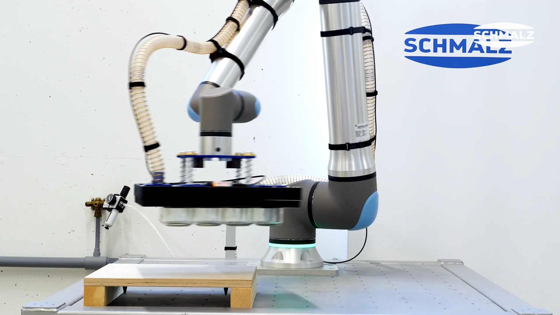 奏めるさめ専用ページ 協働ロボット向けレイヤー搬送システム ZLW | ビデオ