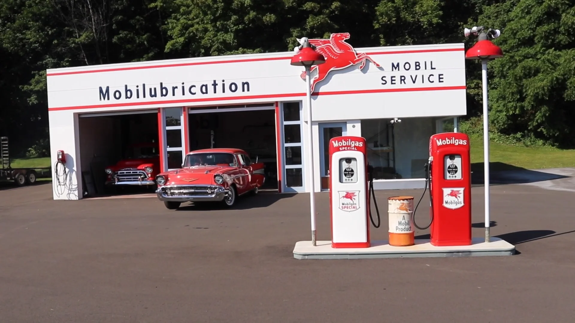 My Ride: Replica Mobil gas station from 1957