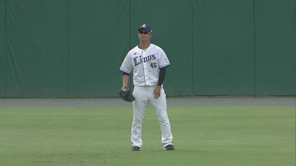 【ファーム】好守でアピール!! ライオンズ・鈴木将平 フェンス際の打球をナイスキャッチ!!  2023年9月16日 埼玉西武ライオンズ 対 千葉ロッテマリーンズ
