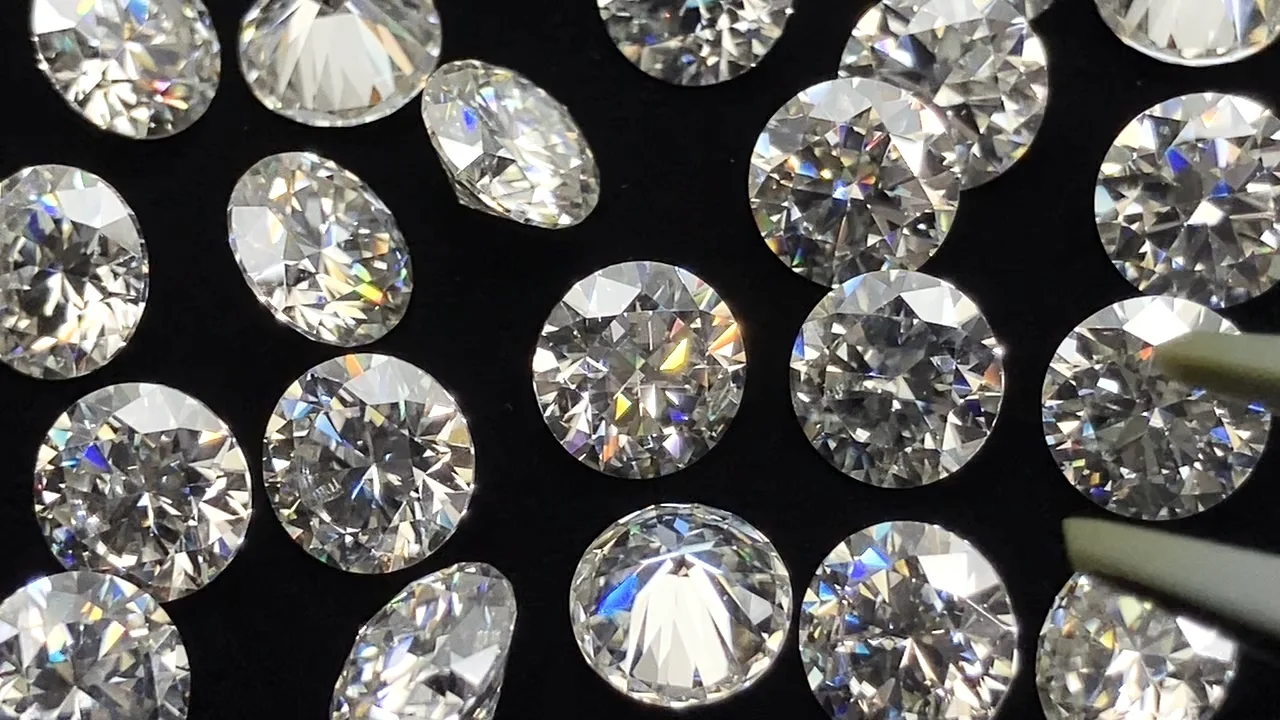 動画】モアサナイトAAA ルース ラウンドファセットカット7×7mm