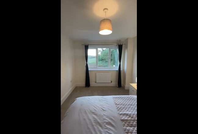 Double Bedroom available in Swindon Main Photo