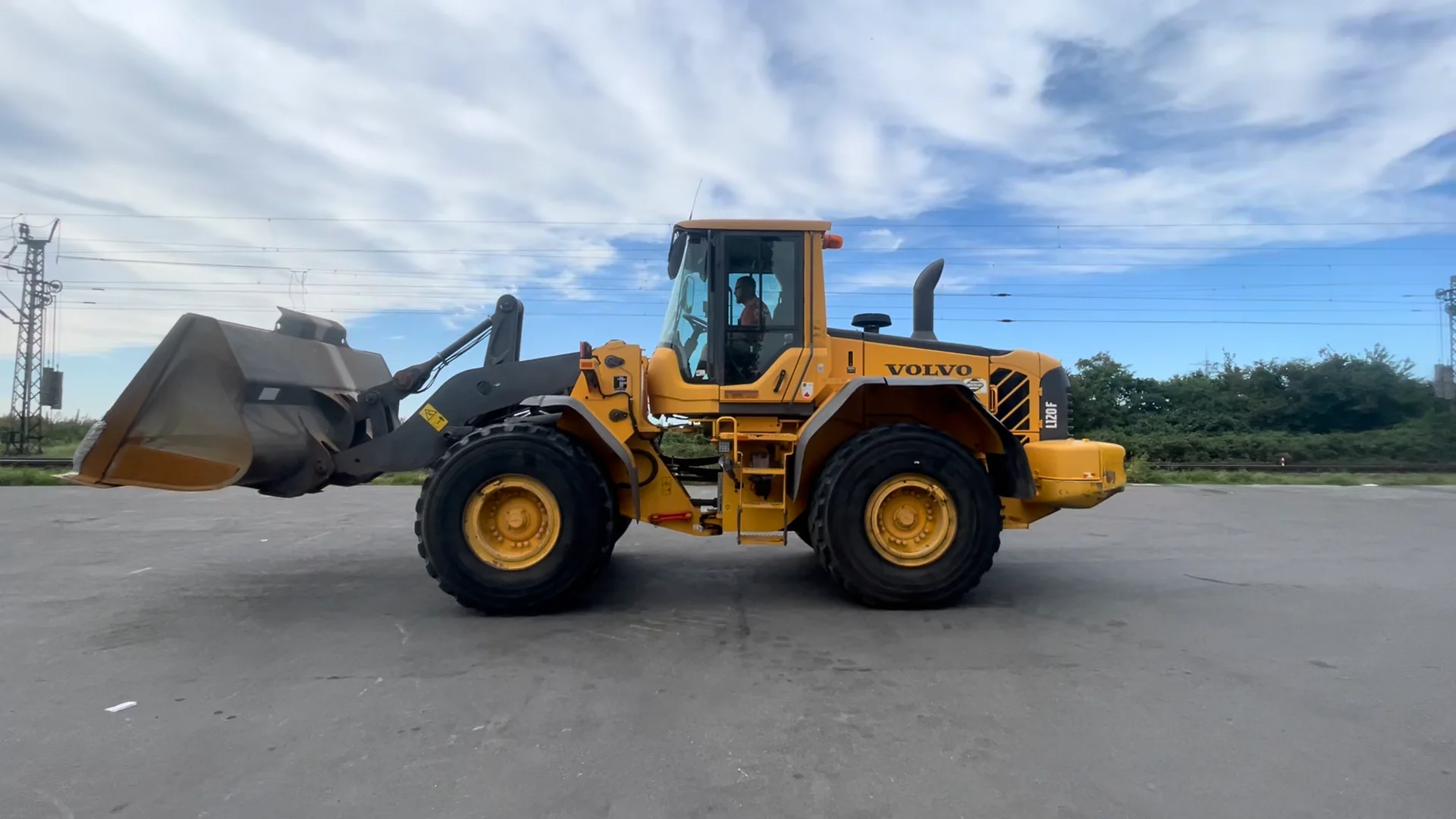 Volvo L120F - Dormagen October 23 on Vimeo