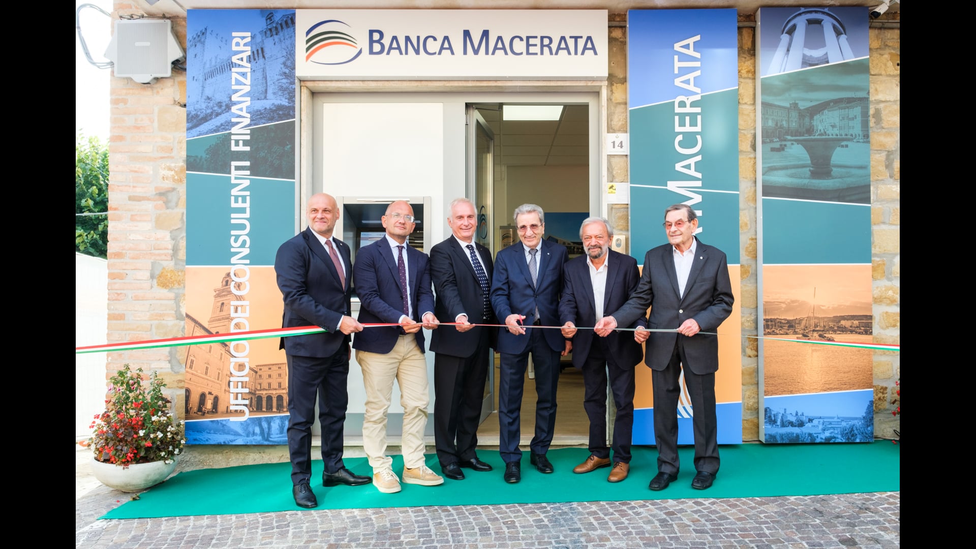 Banca Macerata apre a Gualdo - VIDEO
