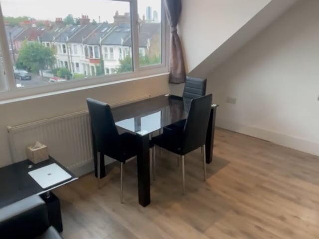 Modern 1 bed flat near Harringay  Main Photo