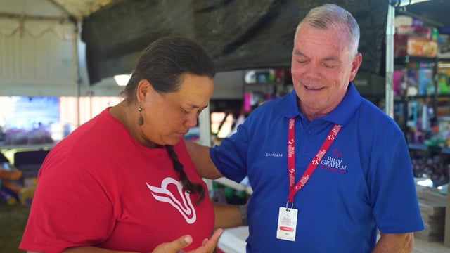 Chaplains Ministering to Hawaiians Who ‘Desperately Need’ Prayer